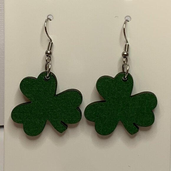 Clover Earring, Shamrock Earring, St. Patrick's Day Earring, Lucky Charm Earring - Picture 4 of 4